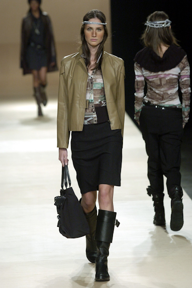 desfiles-uma-spinverno2004rtw-129