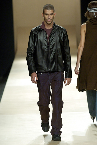 desfiles-uma-spinverno2004rtw-132