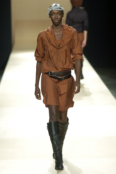 desfiles-uma-spinverno2004rtw-138