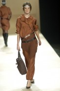 desfiles-uma-spinverno2004rtw-139