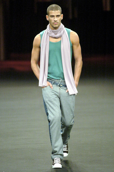 desfiles-vrom-spinverno2004rtw-118