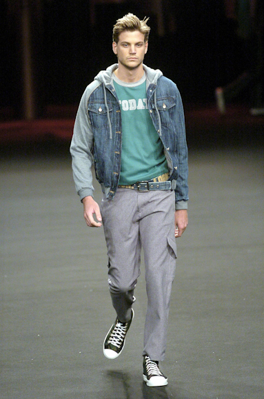 desfiles-vrom-spinverno2004rtw-120