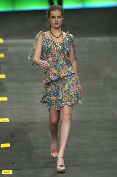desfiles-colcci-rioverao2005rtw-103