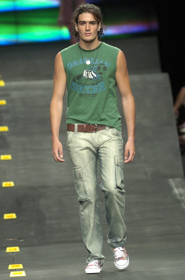 desfiles-colcci-rioverao2005rtw-107