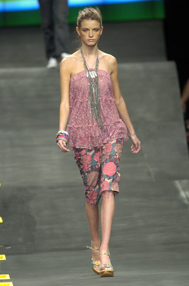 desfiles-colcci-rioverao2005rtw-108