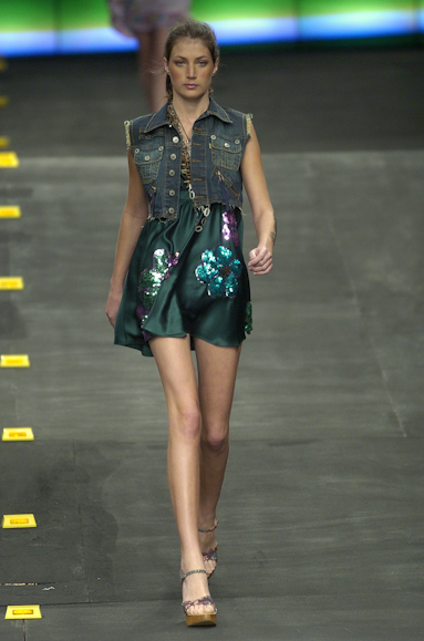 desfiles-colcci-rioverao2005rtw-114