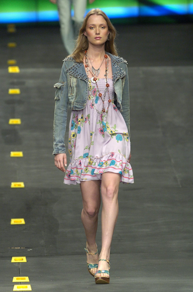 desfiles-colcci-rioverao2005rtw-115