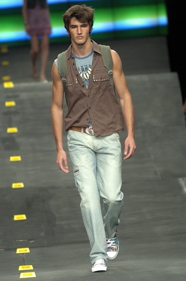 desfiles-colcci-rioverao2005rtw-116