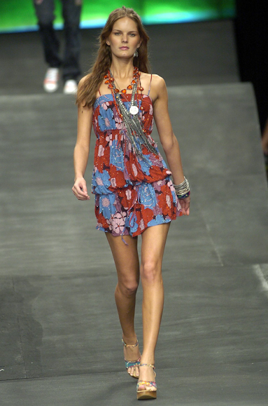desfiles-colcci-rioverao2005rtw-118