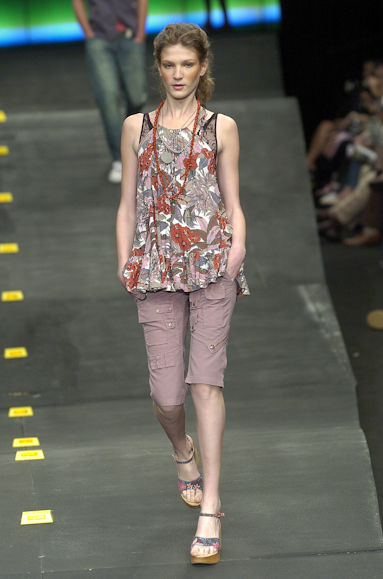 desfiles-colcci-rioverao2005rtw-125