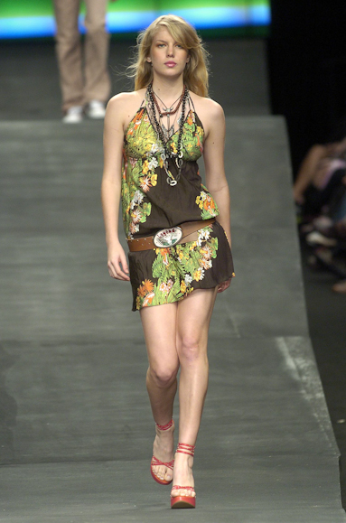desfiles-colcci-rioverao2005rtw-133
