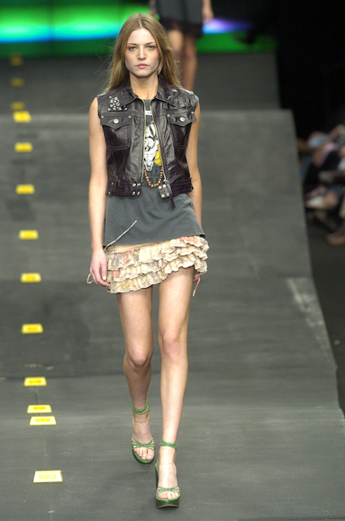desfiles-colcci-rioverao2005rtw-139
