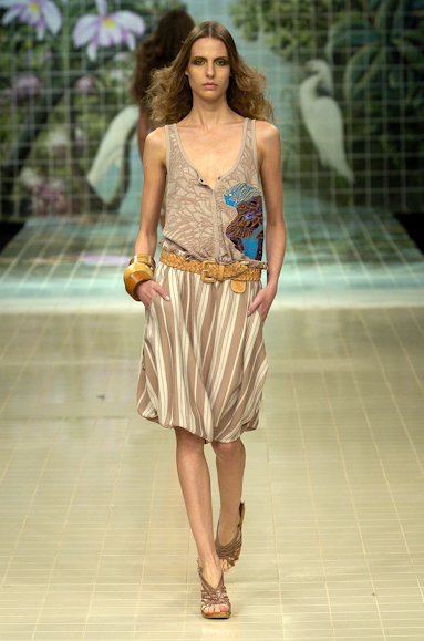 desfiles-coven-rioverao2005rtw-102