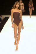 desfiles-lenny-rioverao2005rtw-105