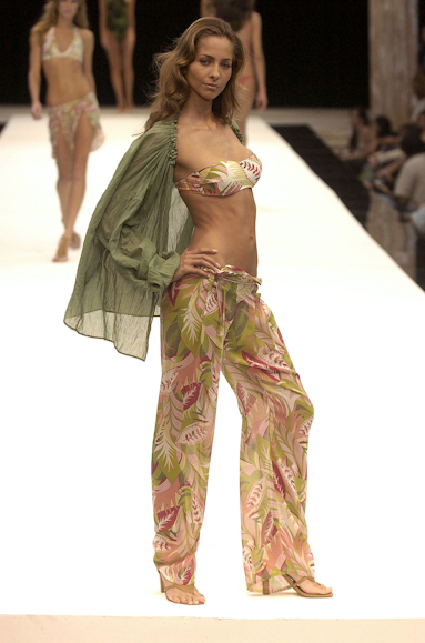 desfiles-lenny-rioverao2005rtw-136