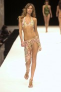 desfiles-lenny-rioverao2005rtw-137