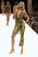 desfiles-lenny-rioverao2005rtw-139