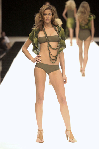 desfiles-lenny-rioverao2005rtw-141
