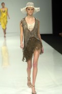 desfiles-marciaganen-rioverao2005rtw-100