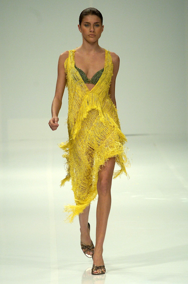 desfiles-marciaganen-rioverao2005rtw-101