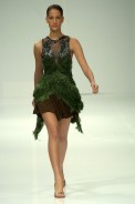 desfiles-marciaganen-rioverao2005rtw-104