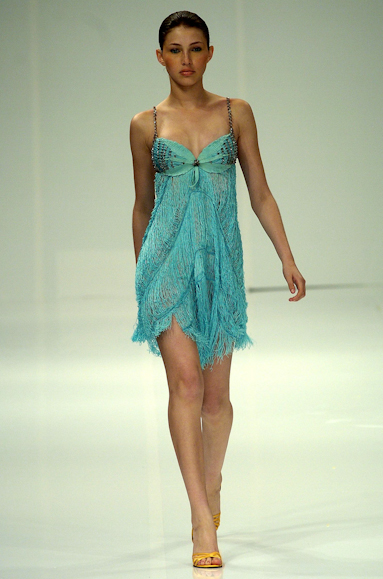 desfiles-marciaganen-rioverao2005rtw-111