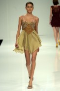 desfiles-marciaganen-rioverao2005rtw-118
