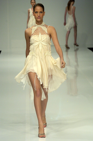 desfiles-marciaganen-rioverao2005rtw-124