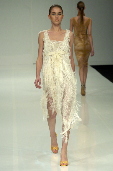 desfiles-marciaganen-rioverao2005rtw-125