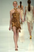 desfiles-marciaganen-rioverao2005rtw-126