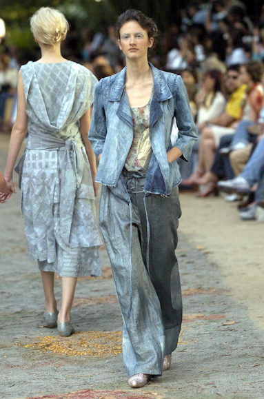 desfiles-mariabonita-rioverao2005rtw-114