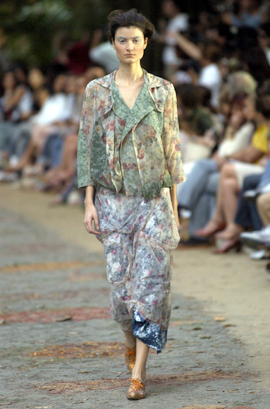 desfiles-mariabonita-rioverao2005rtw-115