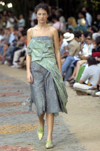 desfiles-mariabonita-rioverao2005rtw-117