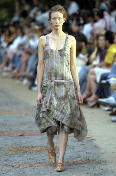 desfiles-mariabonita-rioverao2005rtw-121