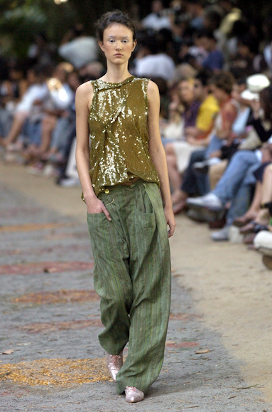 desfiles-mariabonita-rioverao2005rtw-123