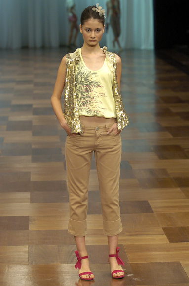 desfiles-mariabonitaextra-rioverao2005rtw-105
