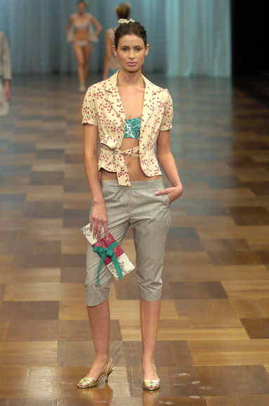 desfiles-mariabonitaextra-rioverao2005rtw-107