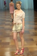 desfiles-mariabonitaextra-rioverao2005rtw-118