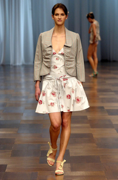 desfiles-mariabonitaextra-rioverao2005rtw-130