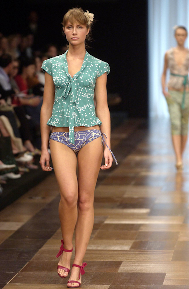 desfiles-mariabonitaextra-rioverao2005rtw-134