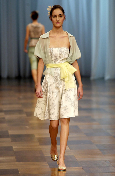 desfiles-mariabonitaextra-rioverao2005rtw-136