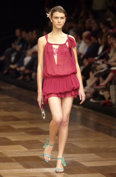 desfiles-mariabonitaextra-rioverao2005rtw-139