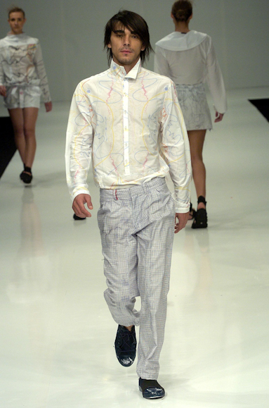 desfiles-oestudio-rioverao2005rtw-116