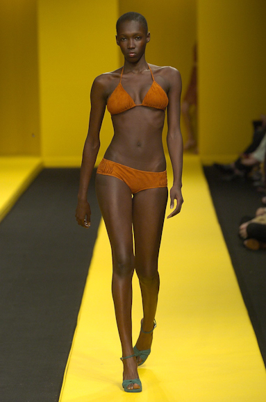 desfiles-patriciavieira-rioverao2005rtw-100