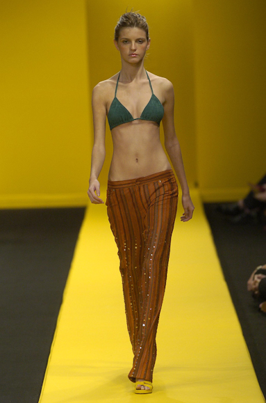 desfiles-patriciavieira-rioverao2005rtw-102