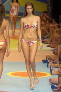 desfiles-rygy-rioverao2005rtw-119
