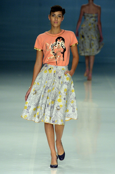desfiles-zigfreda-rioverao2005rtw-110