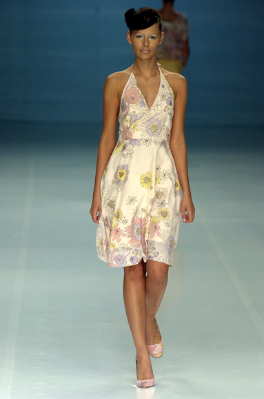 desfiles-zigfreda-rioverao2005rtw-115