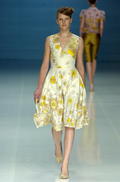 desfiles-zigfreda-rioverao2005rtw-118