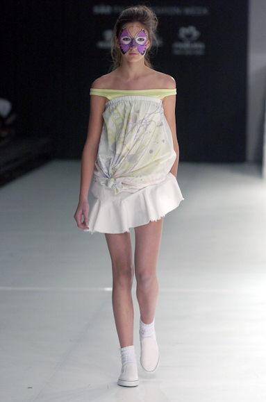 desfiles-2ndfloor-saopauloverao2005rtw-132